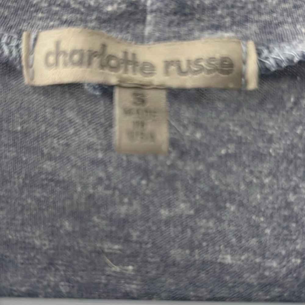 Tops - Picture 3 of 4